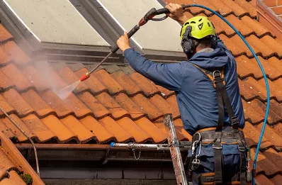 Démoussage et hydrofuge de toiture à Bobital